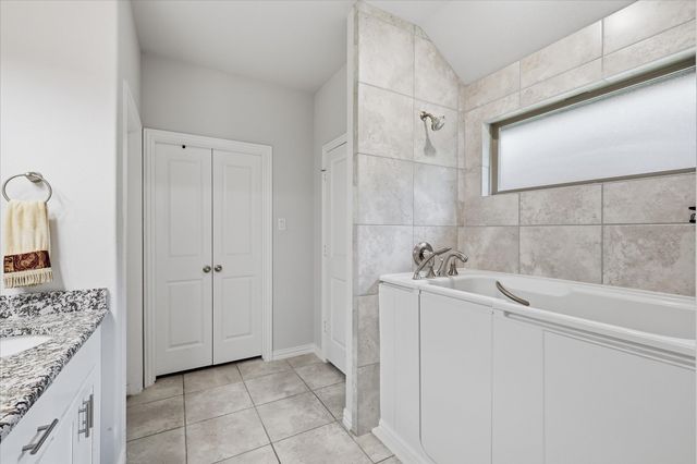 309 Ridge Drive, Justin, TX 76247