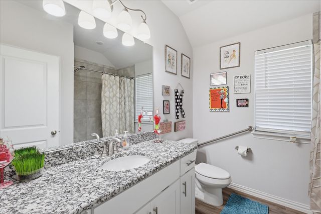 309 Ridge Drive, Justin, TX 76247