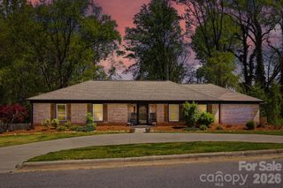 906 Hemlock Drive NE, Lenoir, NC 28645
