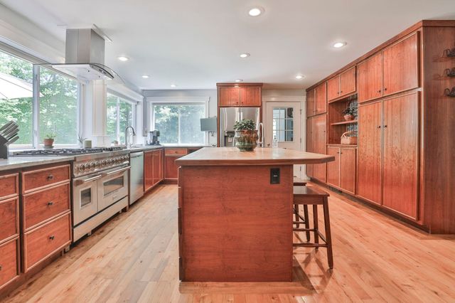 10 Sargent Road, Brookline, NH 03033