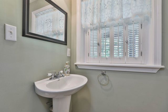 10 Sargent Road, Brookline, NH 03033