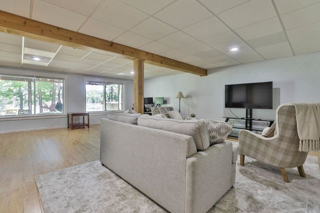 10 Sargent Road, Brookline, NH 03033
