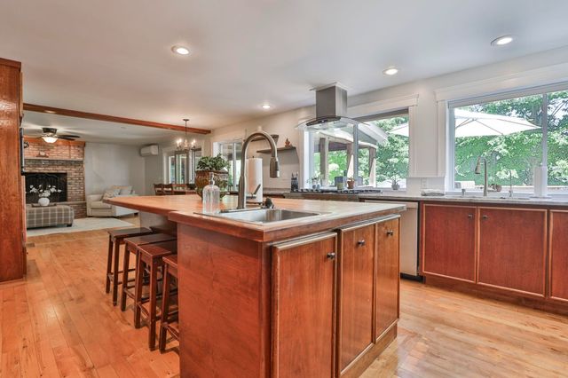 10 Sargent Road, Brookline, NH 03033