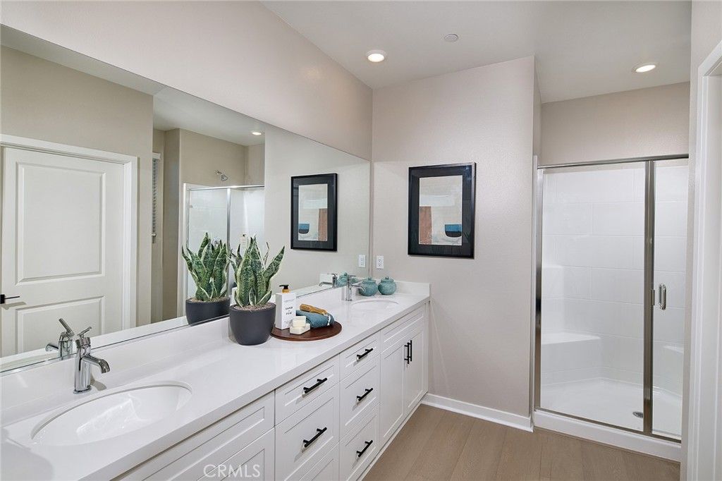 Image 9 of property listing at 5922 Rockport Rd, Eastvale, CA 92880