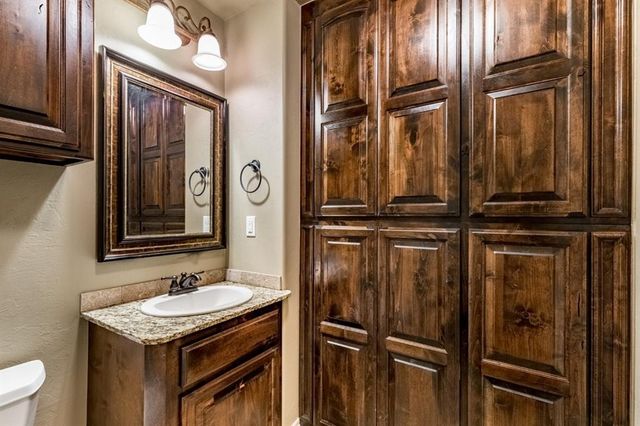 1432 Glenolde Place, Edmond, OK 73003