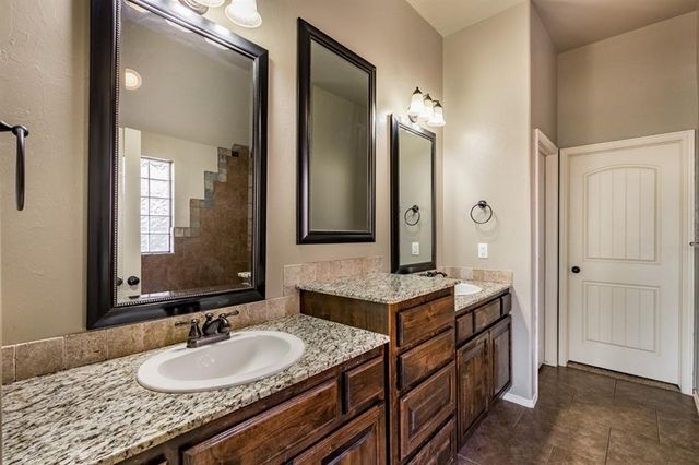 1432 Glenolde Place, Edmond, OK 73003