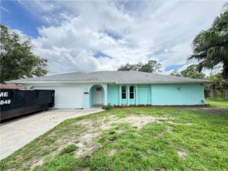 512 Calvin AVE, Lehigh Acres, FL 33972