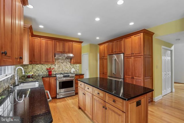 150 AINTREE LN, Hockessin, DE 19707