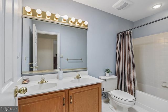 150 AINTREE LN, Hockessin, DE 19707