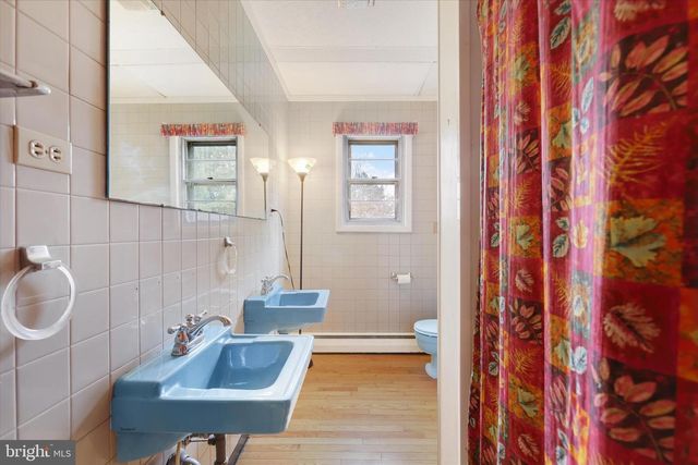 5020 SUNSET DR, Harrisburg, PA 17112