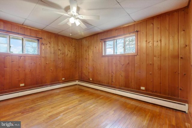 5020 SUNSET DR, Harrisburg, PA 17112