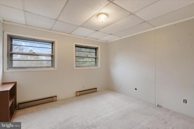 5020 SUNSET DR, Harrisburg, PA 17112