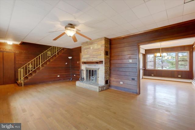 5020 SUNSET DR, Harrisburg, PA 17112