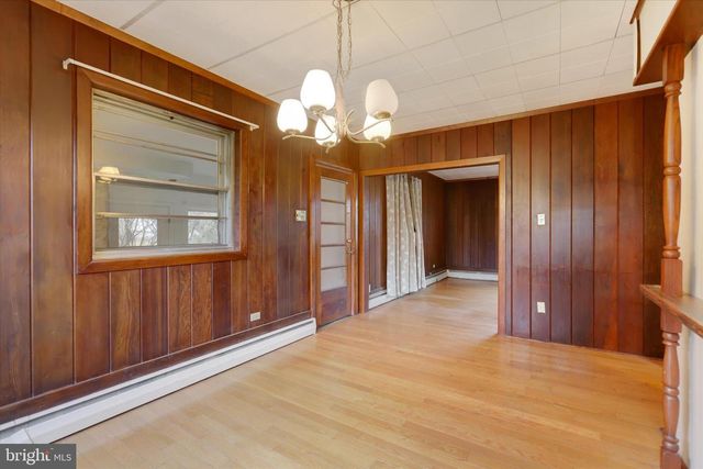 5020 SUNSET DR, Harrisburg, PA 17112