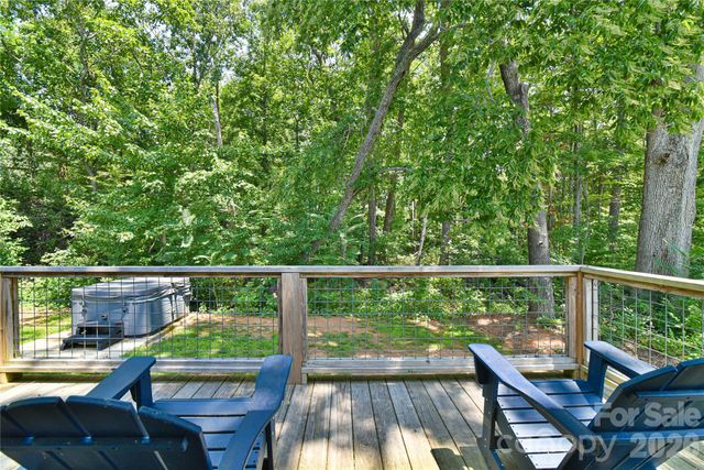 33 Ben Lippen Road, Asheville, NC 28806