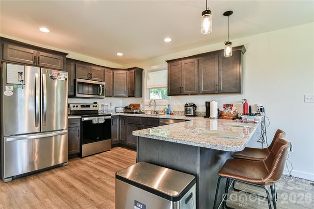 33 Ben Lippen Road, Asheville, NC 28806
