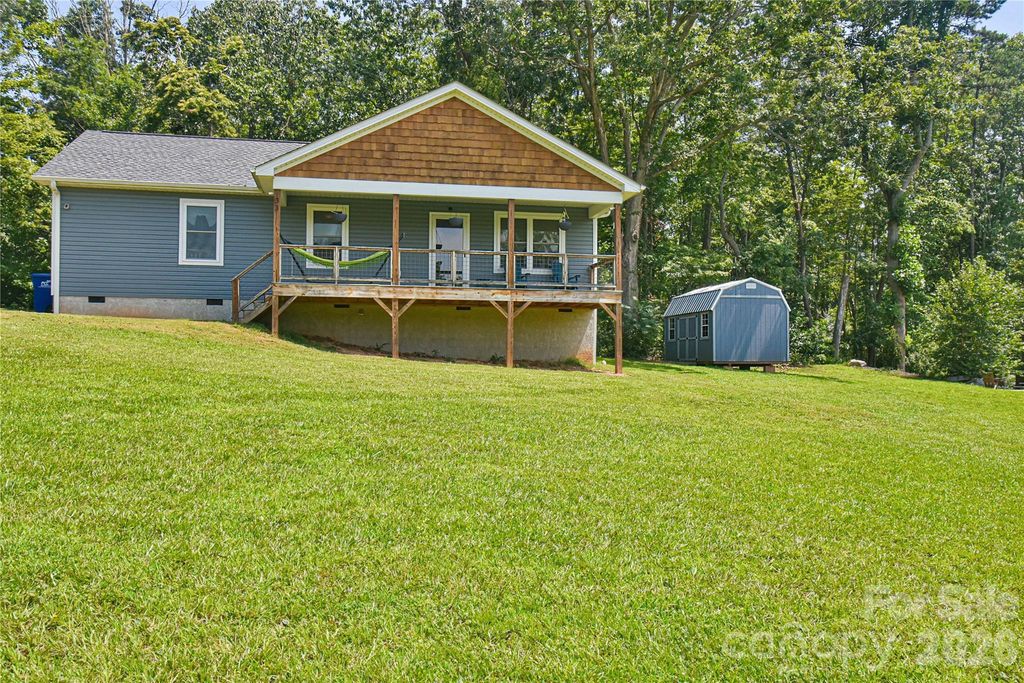 33 Ben Lippen Road, Asheville, NC 28806