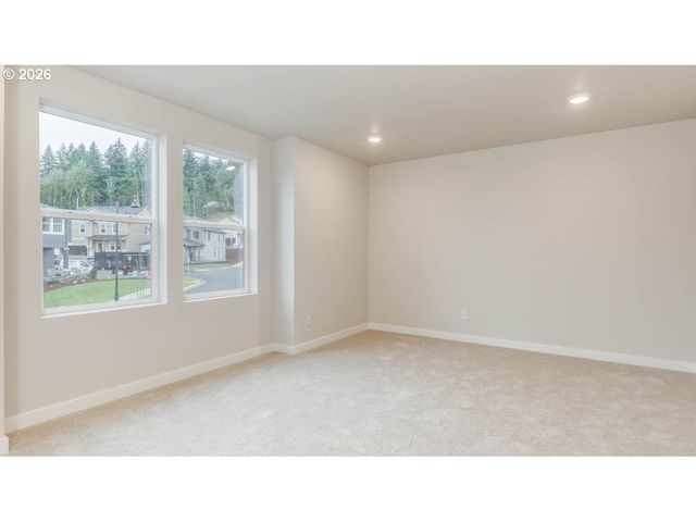 9422 Se Crystal Rose St, Gresham, OR 97080