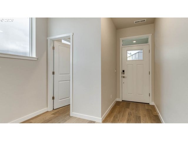 9422 Se Crystal Rose St, Gresham, OR 97080