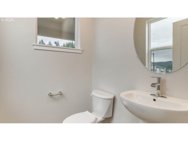 9422 Se Crystal Rose St, Gresham, OR 97080