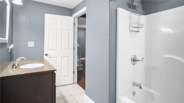 3141 Warwick Way, Fayetteville, AR 72703