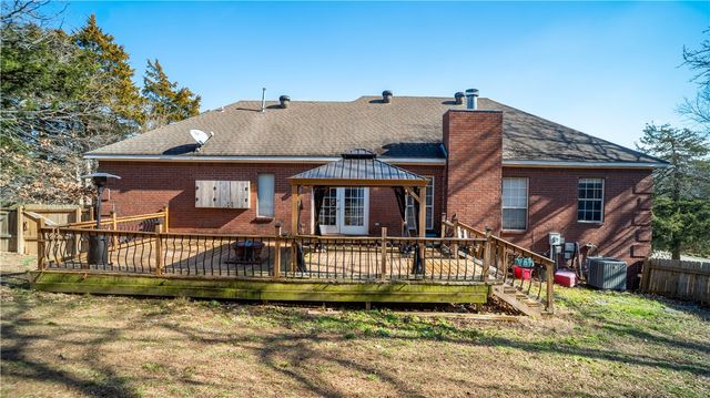 3141 Warwick Way, Fayetteville, AR 72703