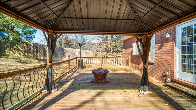 3141 Warwick Way, Fayetteville, AR 72703