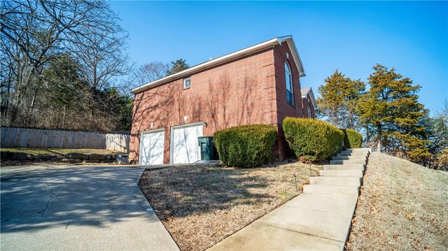 3141 Warwick Way, Fayetteville, AR 72703