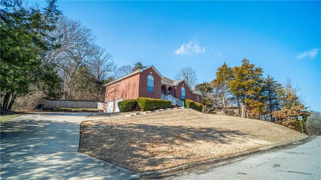 3141 Warwick Way, Fayetteville, AR 72703