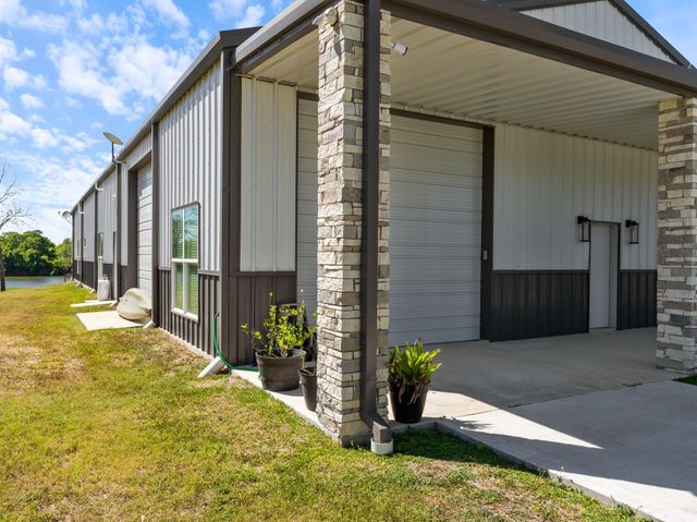 174 County Road 243, Bay City, TX 77414