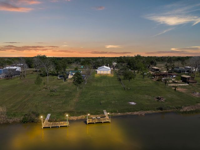 174 County Road 243, Bay City, TX 77414