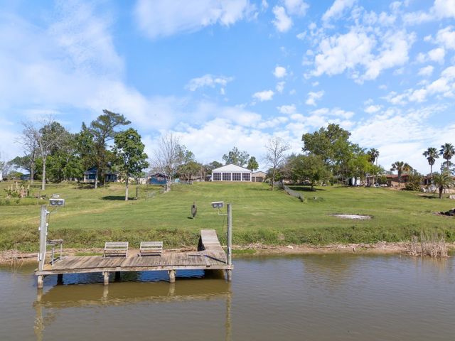 174 County Road 243, Bay City, TX 77414