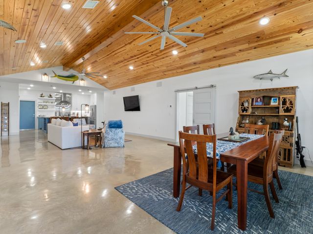 174 County Road 243, Bay City, TX 77414