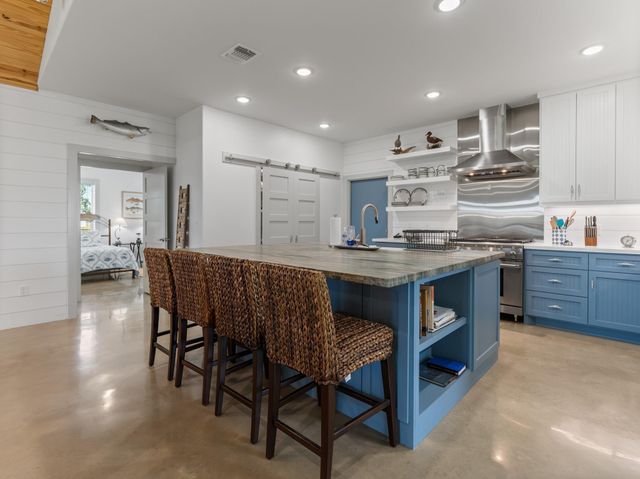 174 County Road 243, Bay City, TX 77414