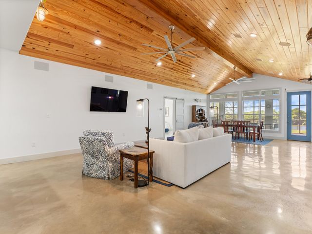 174 County Road 243, Bay City, TX 77414