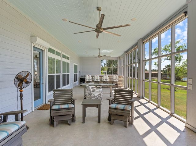 174 County Road 243, Bay City, TX 77414