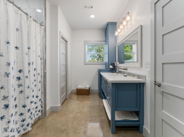 174 County Road 243, Bay City, TX 77414
