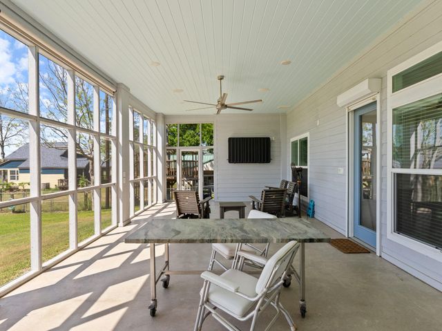 174 County Road 243, Bay City, TX 77414