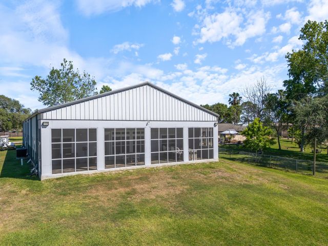 174 County Road 243, Bay City, TX 77414