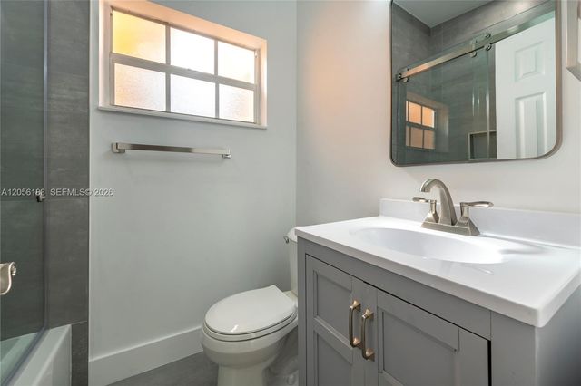 809 NE 17th Ave 4, Fort Lauderdale, FL 33304
