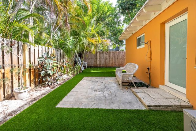 809 NE 17th Ave 4, Fort Lauderdale, FL 33304