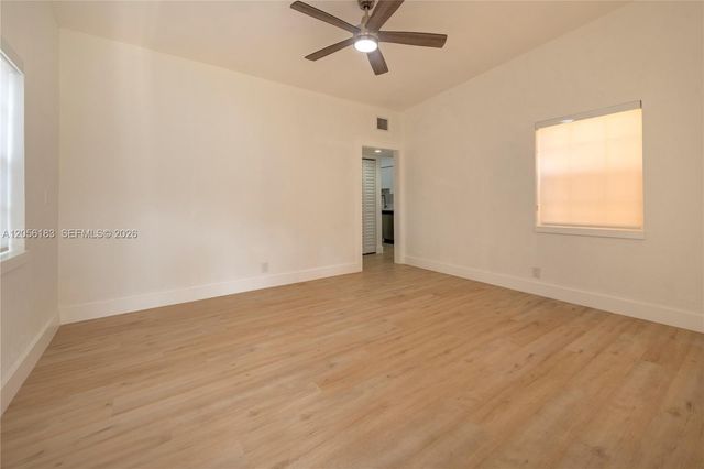 809 NE 17th Ave 4, Fort Lauderdale, FL 33304