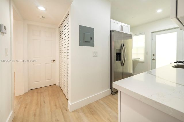 809 NE 17th Ave 4, Fort Lauderdale, FL 33304