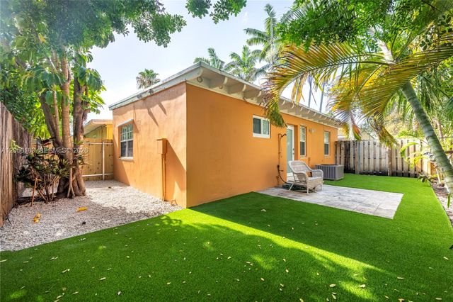 809 NE 17th Ave 4, Fort Lauderdale, FL 33304