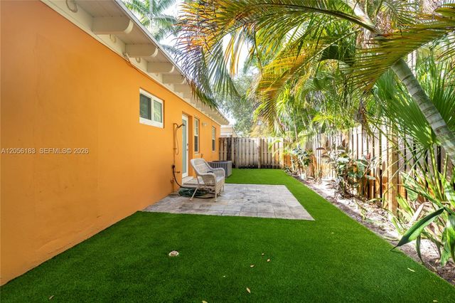 809 NE 17th Ave 4, Fort Lauderdale, FL 33304