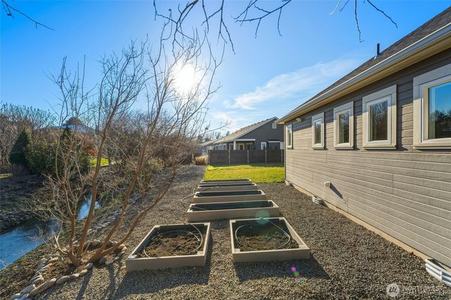 1164 SE Creekside Drive, College Place, WA 99324