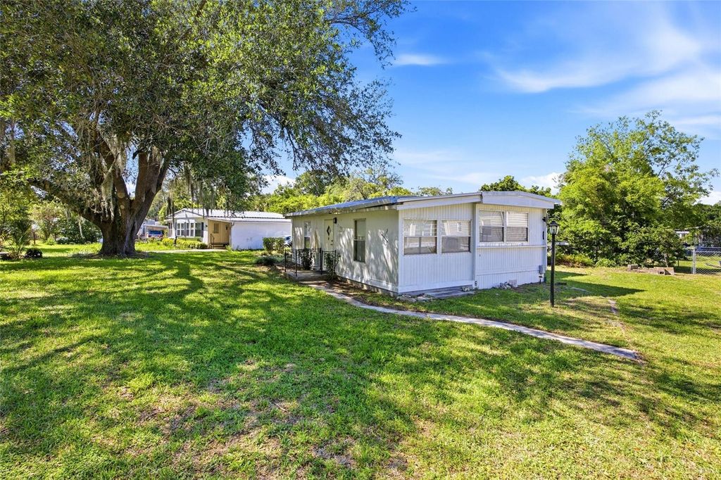 Image 4 of property listing at 3143 SW 92ND LANE, Ocala, FL 34476