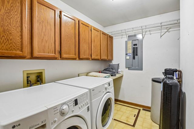 3007 Garden Lane, Crystal Lake, IL 60012
