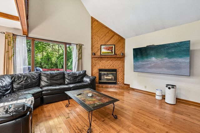 3007 Garden Lane, Crystal Lake, IL 60012
