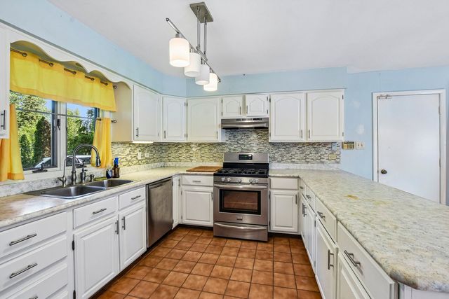 3007 Garden Lane, Crystal Lake, IL 60012
